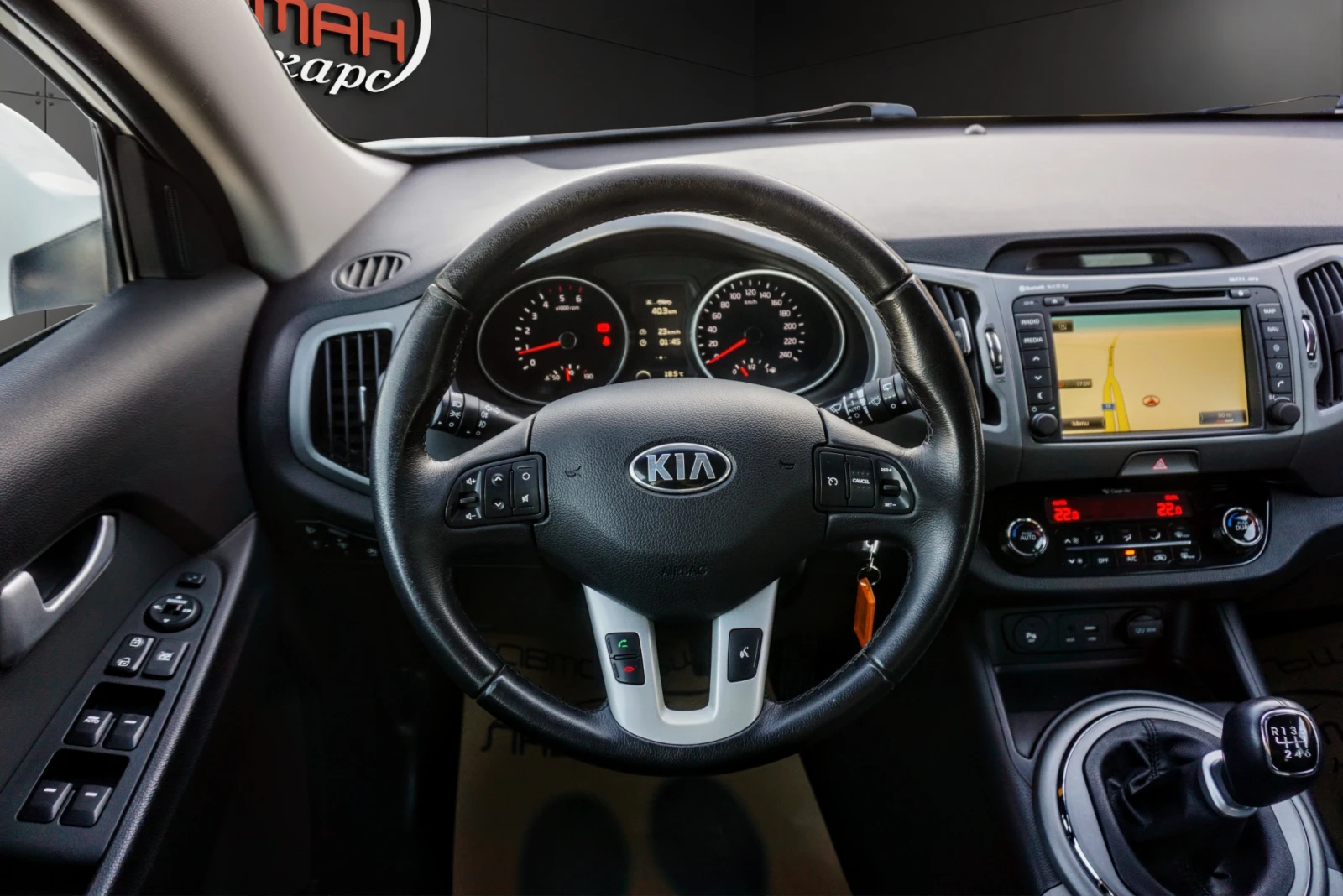 Kia Sportage 1.7CRDI HIGH TECH, снимка 7 - Автомобили и джипове - 56221351