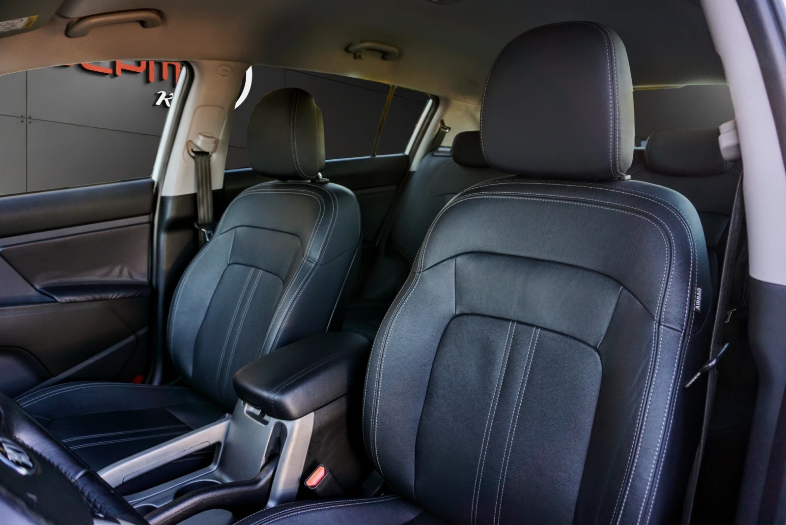 Kia Sportage 1.7CRDI HIGH TECH, снимка 6 - Автомобили и джипове - 56221351