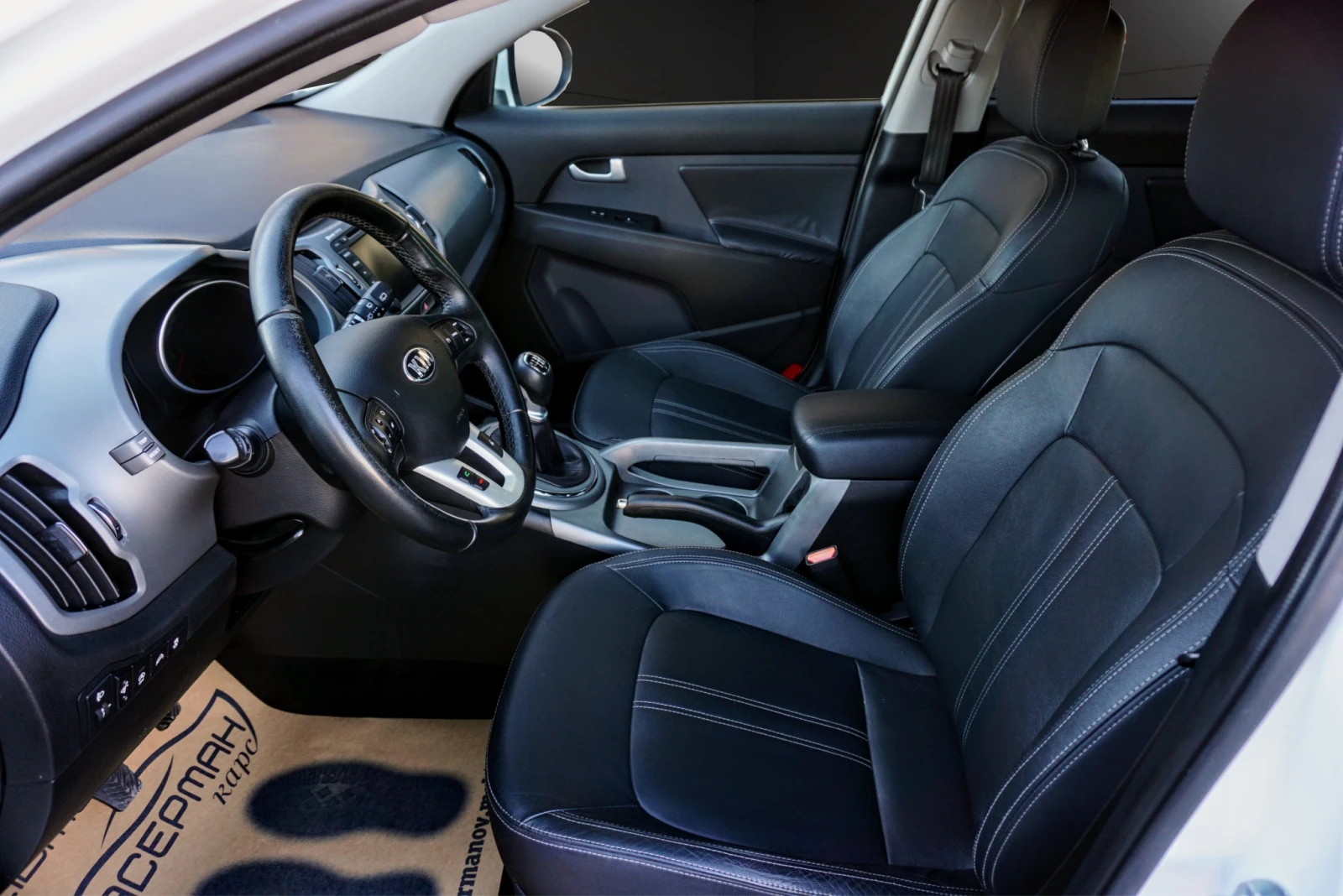 Kia Sportage 1.7CRDI HIGH TECH, снимка 8 - Автомобили и джипове - 56221351