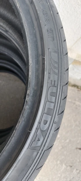 Гуми Летни 235/35R19, снимка 5