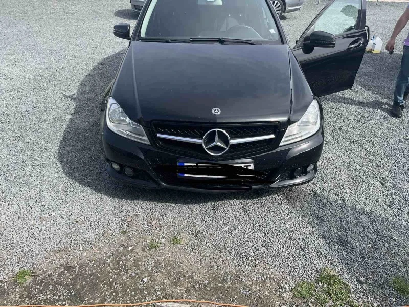 Mercedes-Benz C 200, снимка 2 - Автомобили и джипове - 48565140