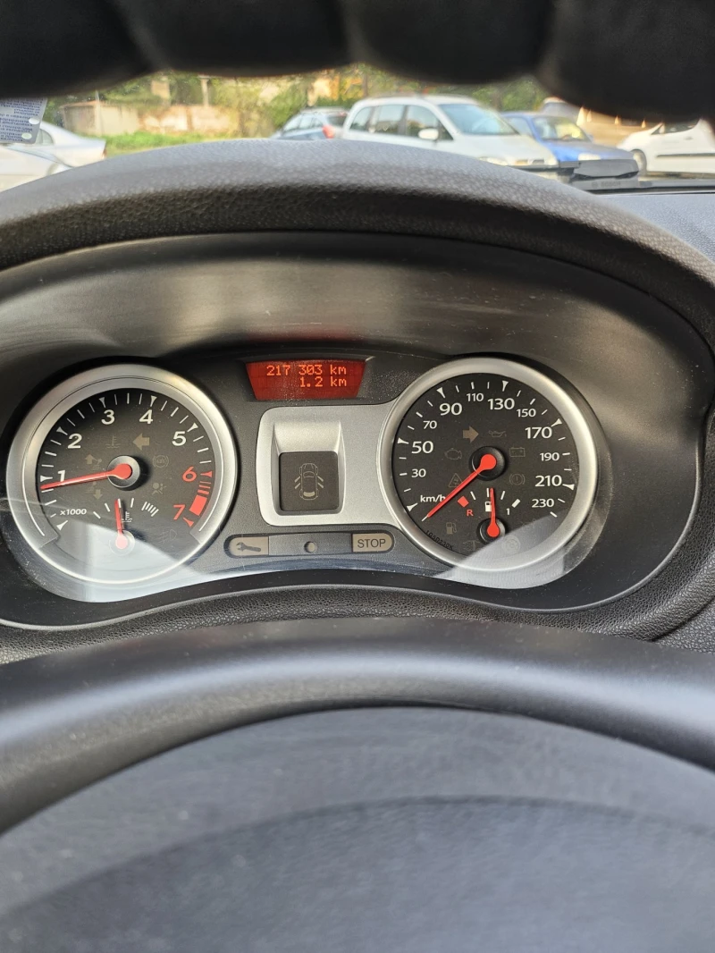 Renault Clio 1.4, снимка 8 - Автомобили и джипове - 47057229