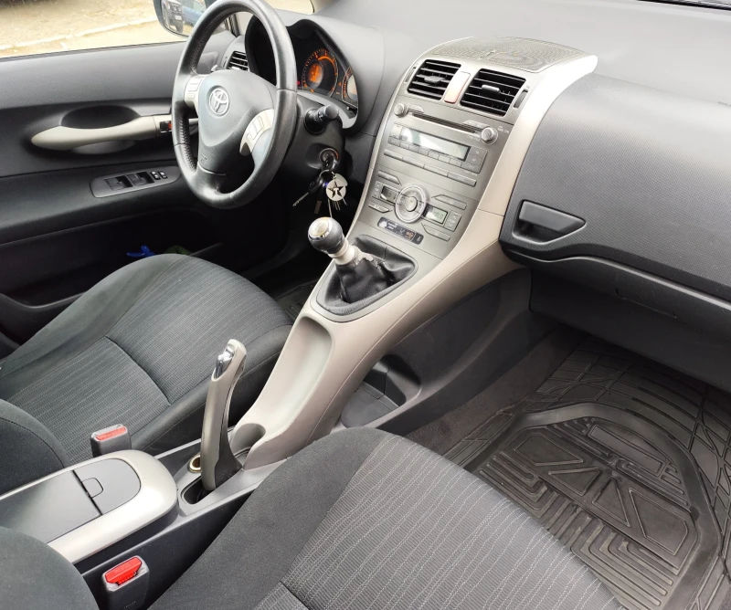 Toyota Auris 2.0 d4d 126к.с., снимка 10 - Автомобили и джипове - 47497587