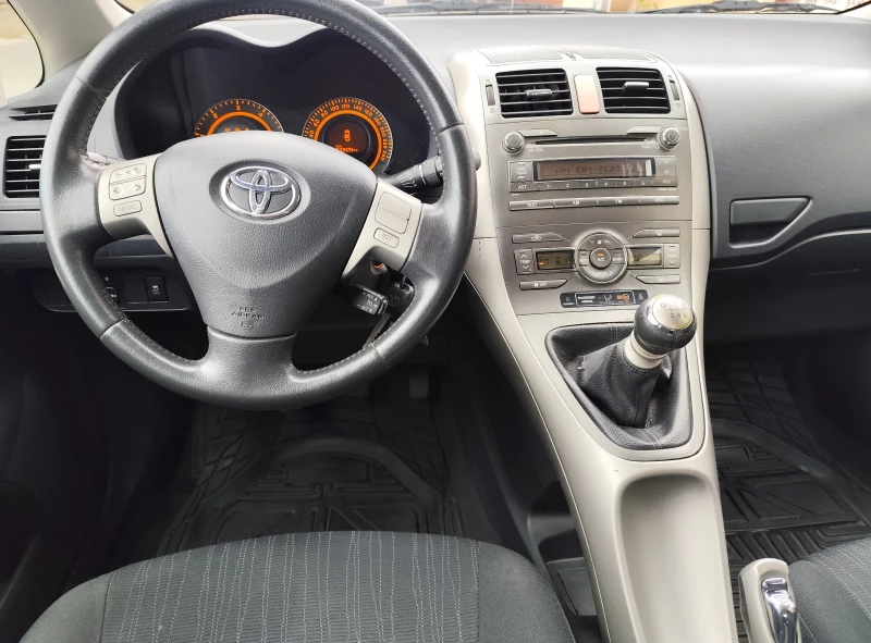 Toyota Auris 2.0 d4d 126к.с., снимка 11 - Автомобили и джипове - 47497587