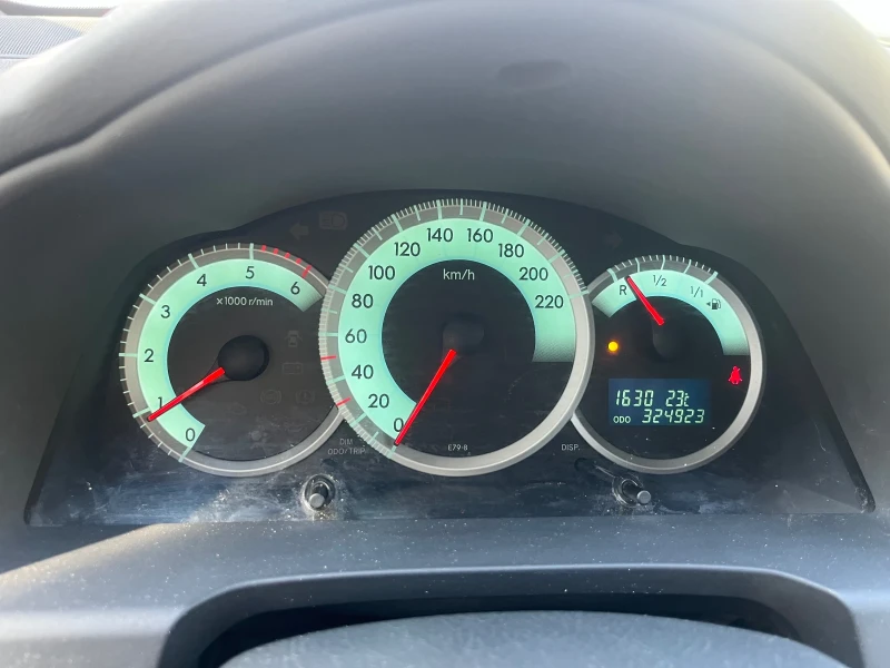 Toyota Corolla verso D4D, снимка 14 - Автомобили и джипове - 52045211