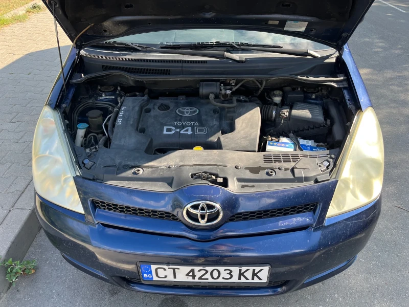 Toyota Corolla verso D4D, снимка 11 - Автомобили и джипове - 52045211