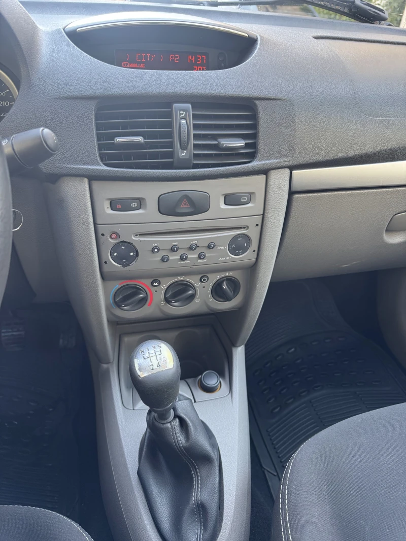 Renault Clio Symbol 1, 6 I, снимка 10 - Автомобили и джипове - 51702176