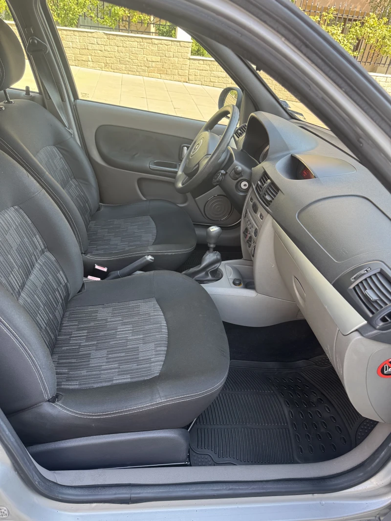 Renault Clio Symbol 1, 6 I, снимка 15 - Автомобили и джипове - 51702176