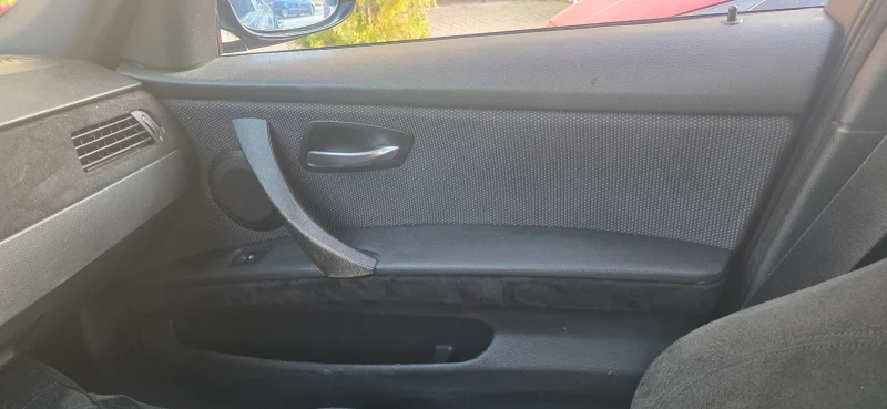 BMW 320 ///M Sport , снимка 5 - Автомобили и джипове - 52648683