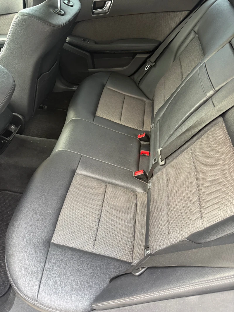 Mercedes-Benz E 220, снимка 9 - Автомобили и джипове - 52875081