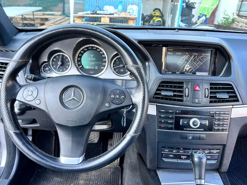 Mercedes-Benz E 350 Купе, снимка 12 - Автомобили и джипове - 53453332