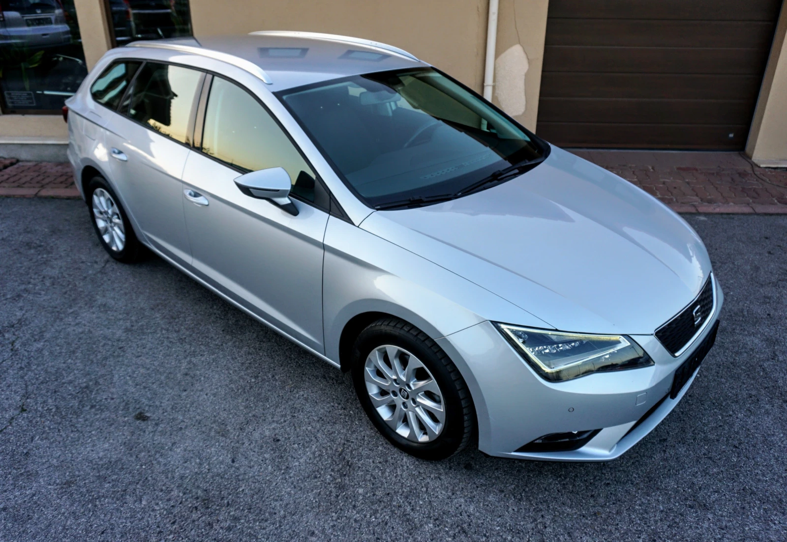 Seat Leon 1.6TDI STYLE - изображение 2