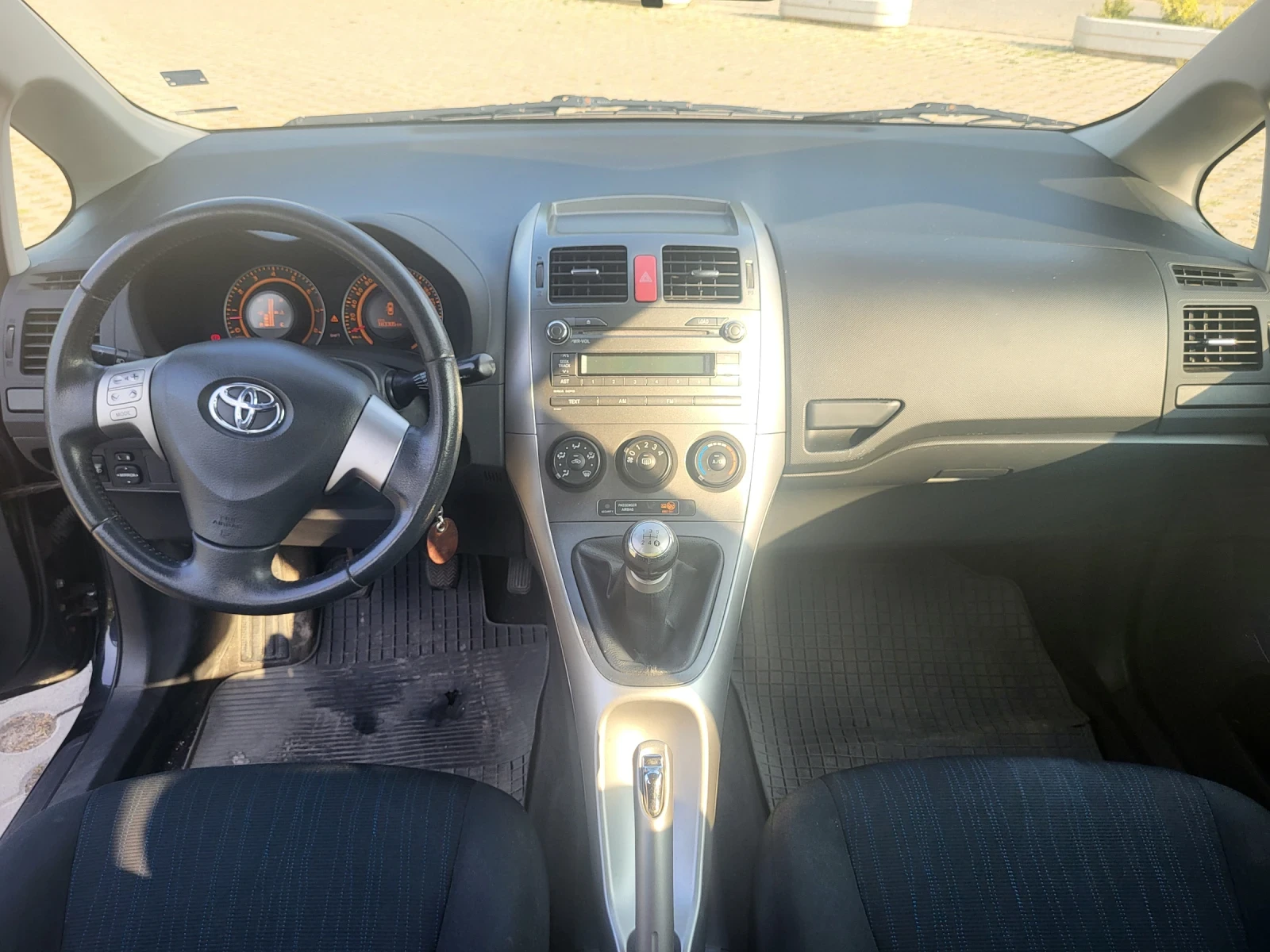 Toyota Auris  - изображение 9