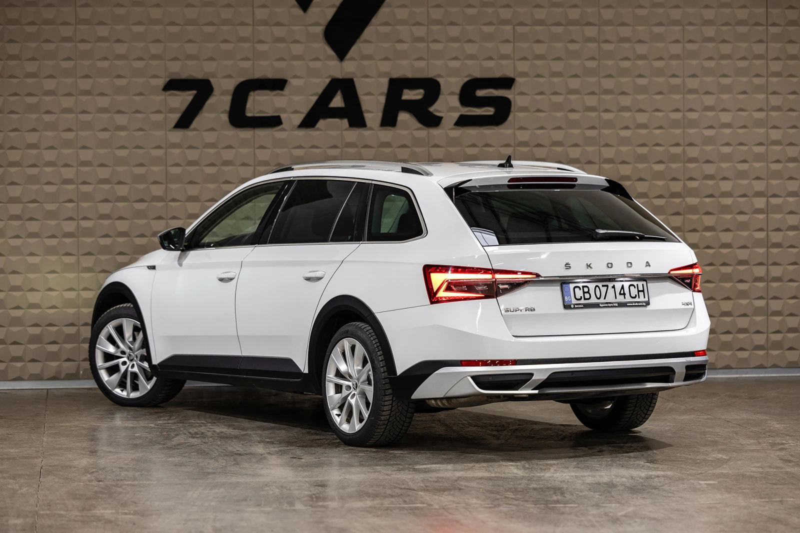 Skoda Superb 2.0TDI* 4×4* 7DSG* SCOUT* DISTRONIC* ДИГИТАЛН - изображение 4