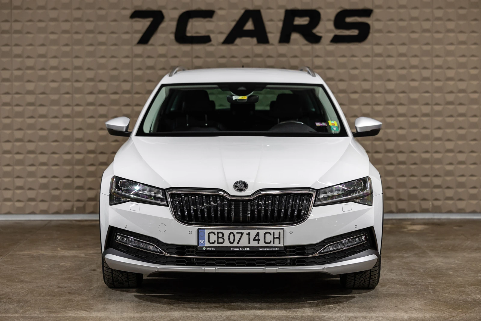 Skoda Superb 2.0TDI* 4×4* 7DSG* SCOUT* DISTRONIC* ДИГИТАЛН - изображение 2