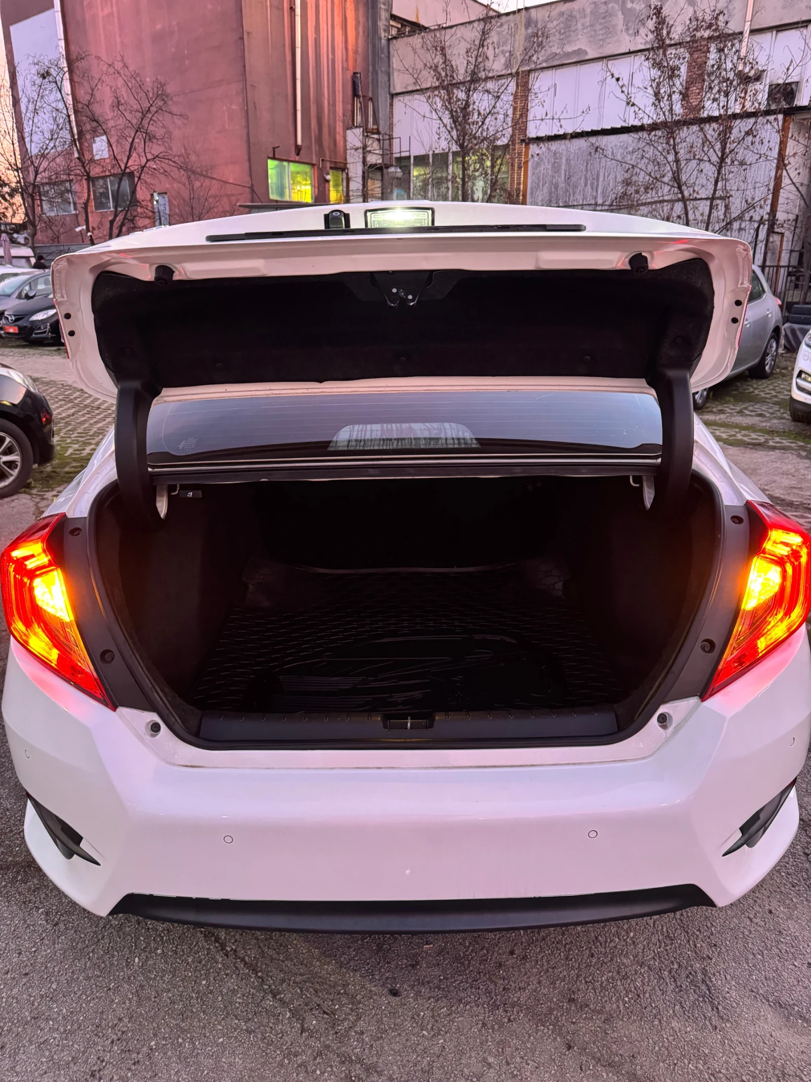 Honda Civic 1.5 SPORT SPORT  - изображение 4