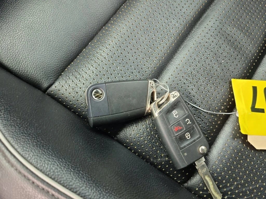 VW Golf * 5 DOOR DSG * CARFAX * БЕЗ ПЪРВОНАЧАЛНА ВНОСКА - изображение 7