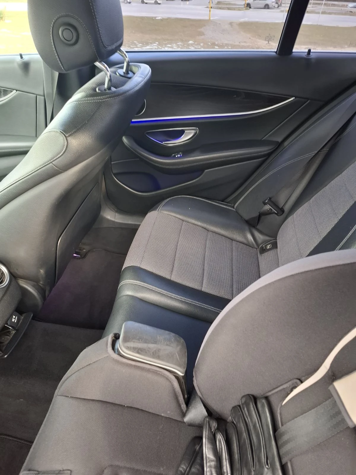 Mercedes-Benz E 220, снимка 7 - Автомобили и джипове - 53938411