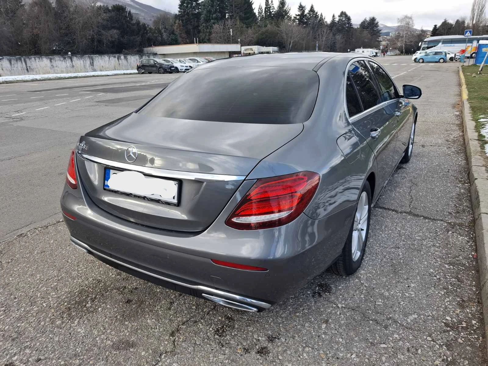 Mercedes-Benz E 220, снимка 4 - Автомобили и джипове - 53938411