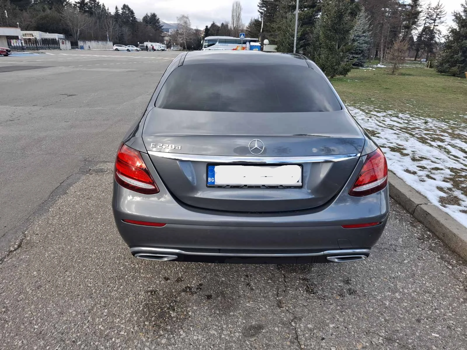 Mercedes-Benz E 220, снимка 5 - Автомобили и джипове - 53938411