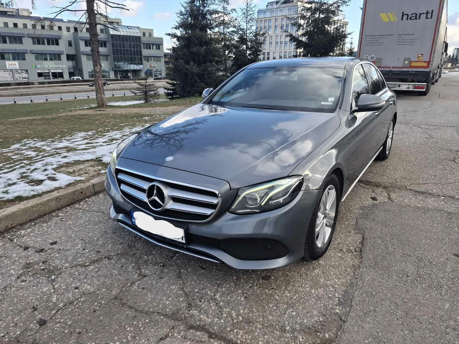 Mercedes-Benz E 220, снимка 2 - Автомобили и джипове - 53938411