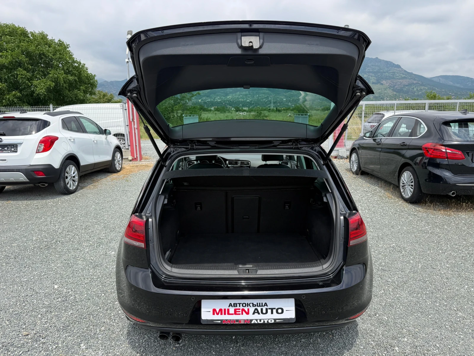 VW Golf (KATO НОВА), снимка 13 - Автомобили и джипове - 54121870