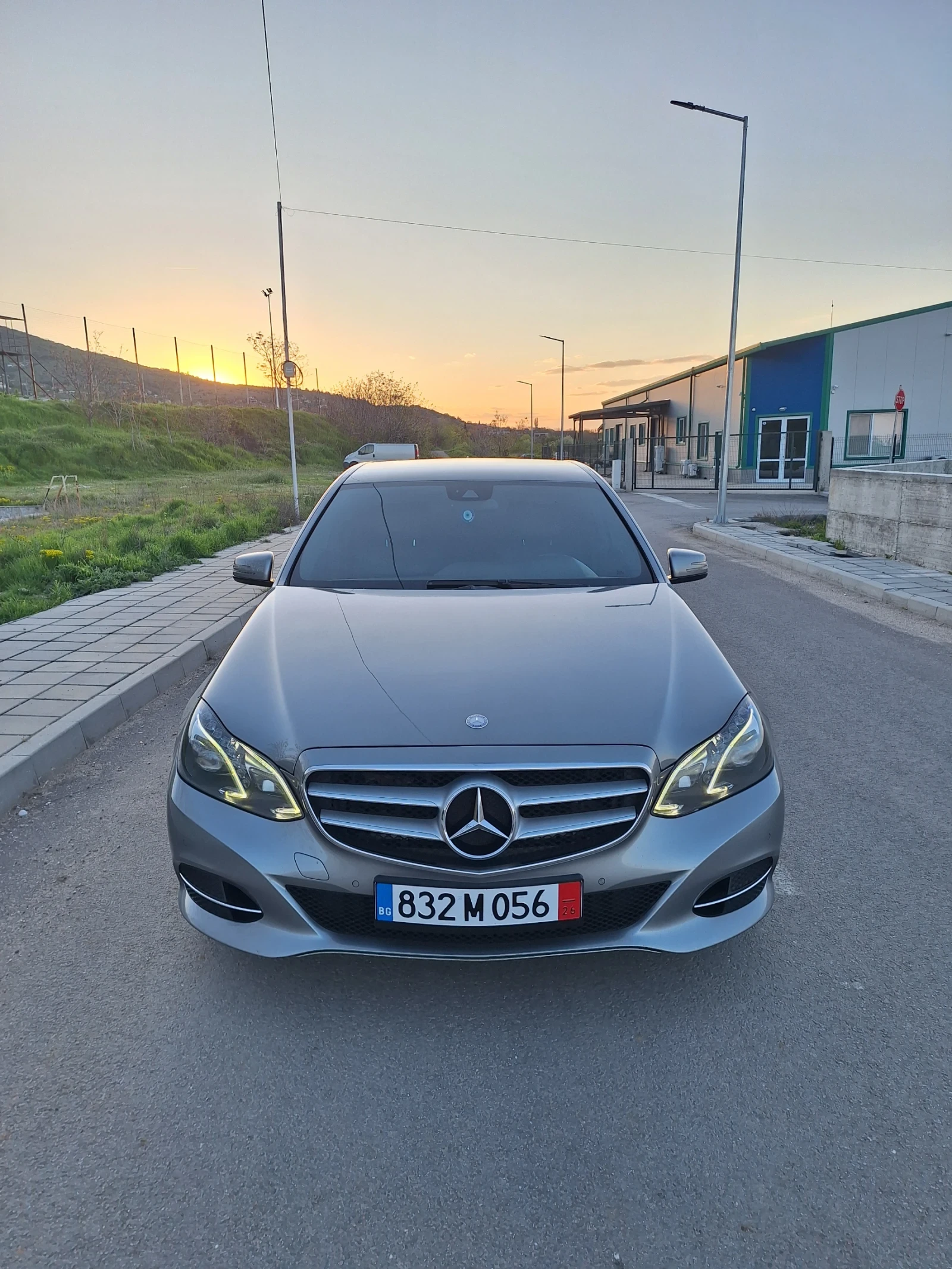 Mercedes-Benz E 350 Avantgarde ЕВРО6 САМО ЗА ЦЕНИТЕЛИ, снимка 2 - Автомобили и джипове - 54498291