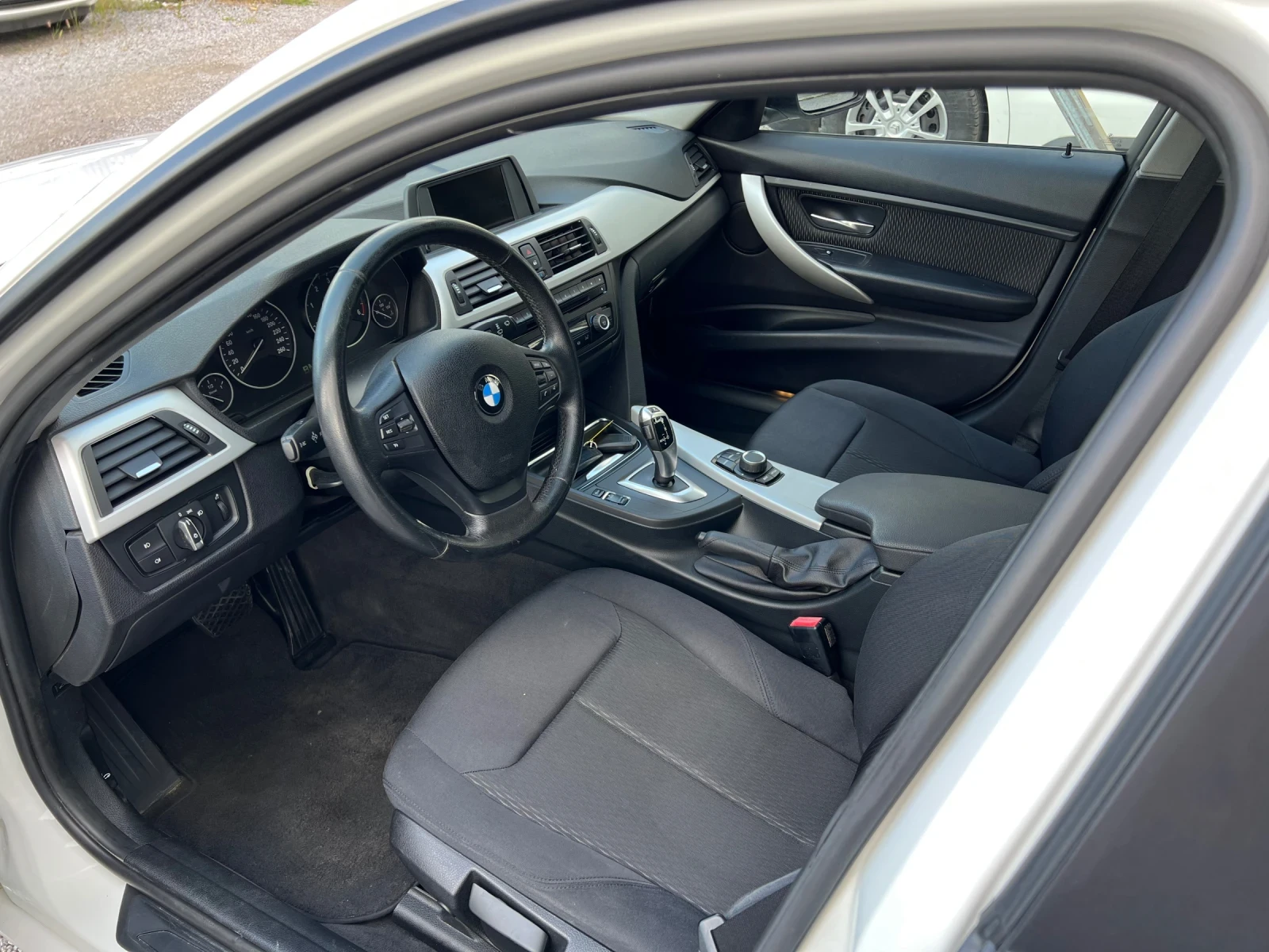 BMW 320 D Bi-xenon Avtom, снимка 7 - Автомобили и джипове - 54753465