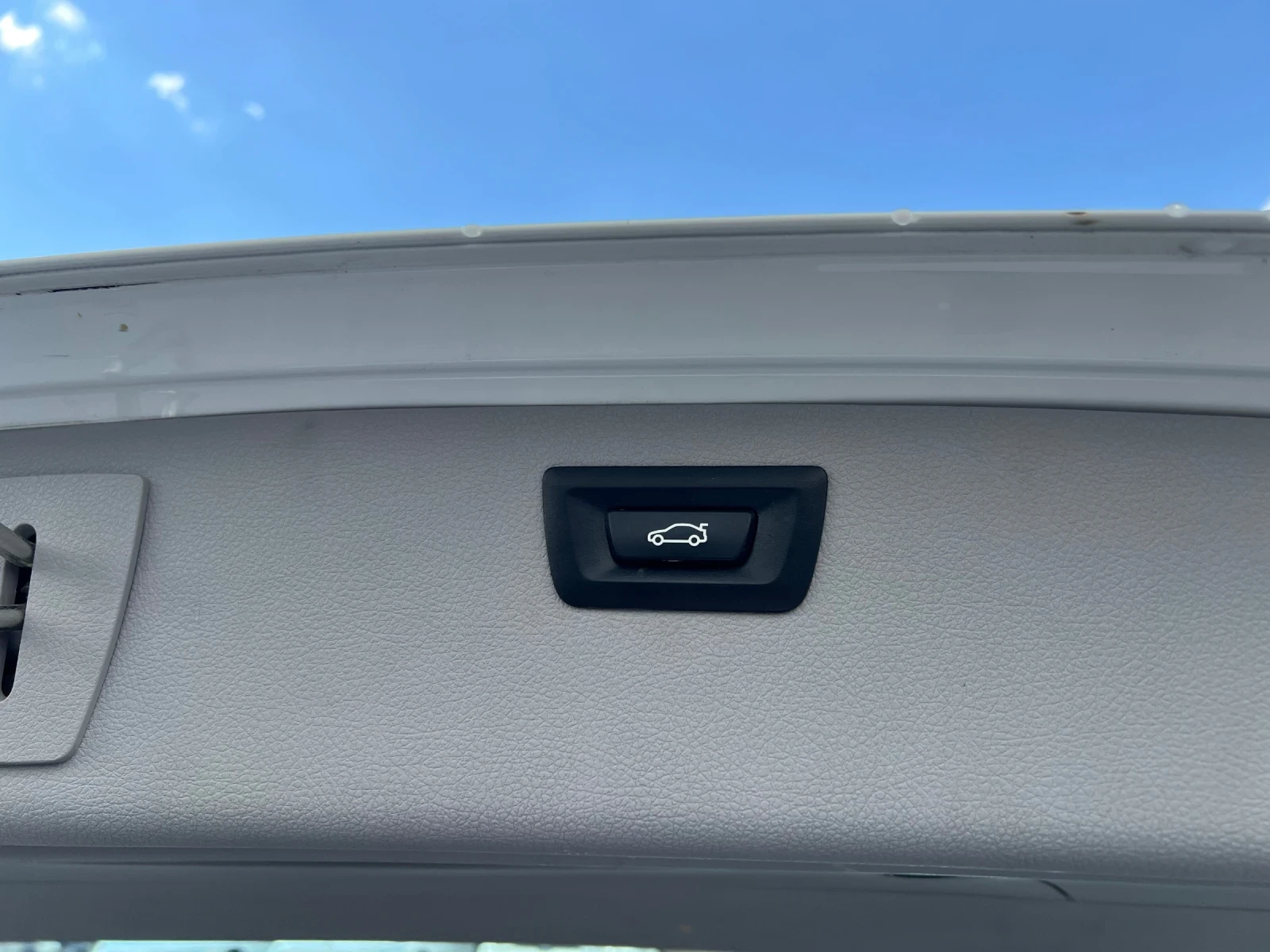 BMW 320 D Bi-xenon Avtom, снимка 12 - Автомобили и джипове - 54753465