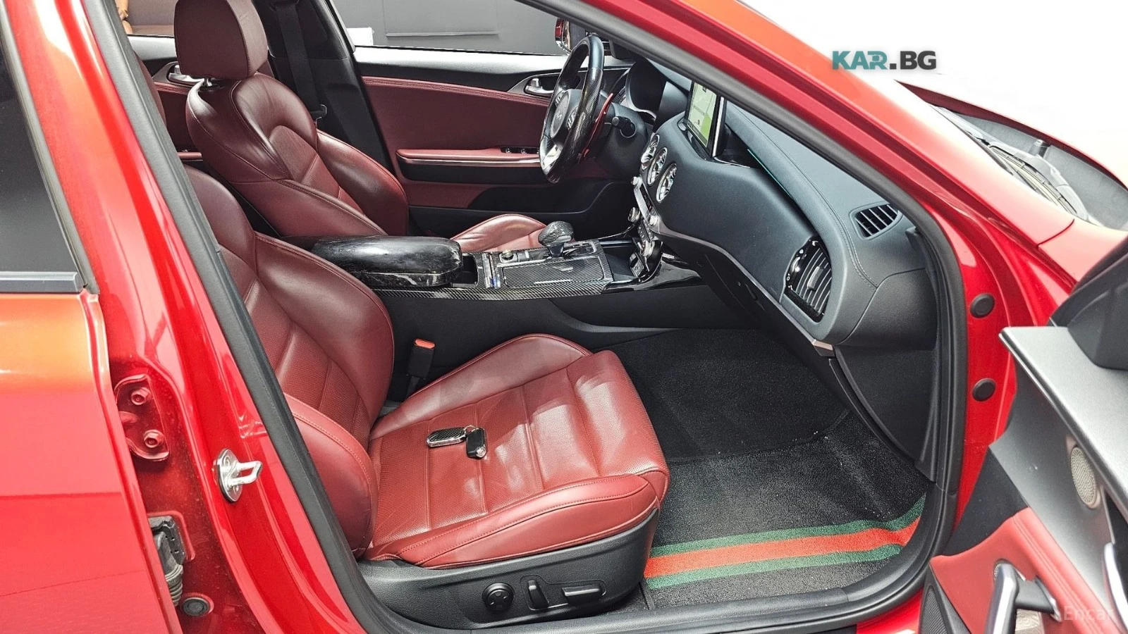 Kia Stinger 3.3 GT* AWD* TURBO* AWD* ОБДУХВАНЕ* ХЕДЪП* 360* , снимка 11 - Автомобили и джипове - 55248530