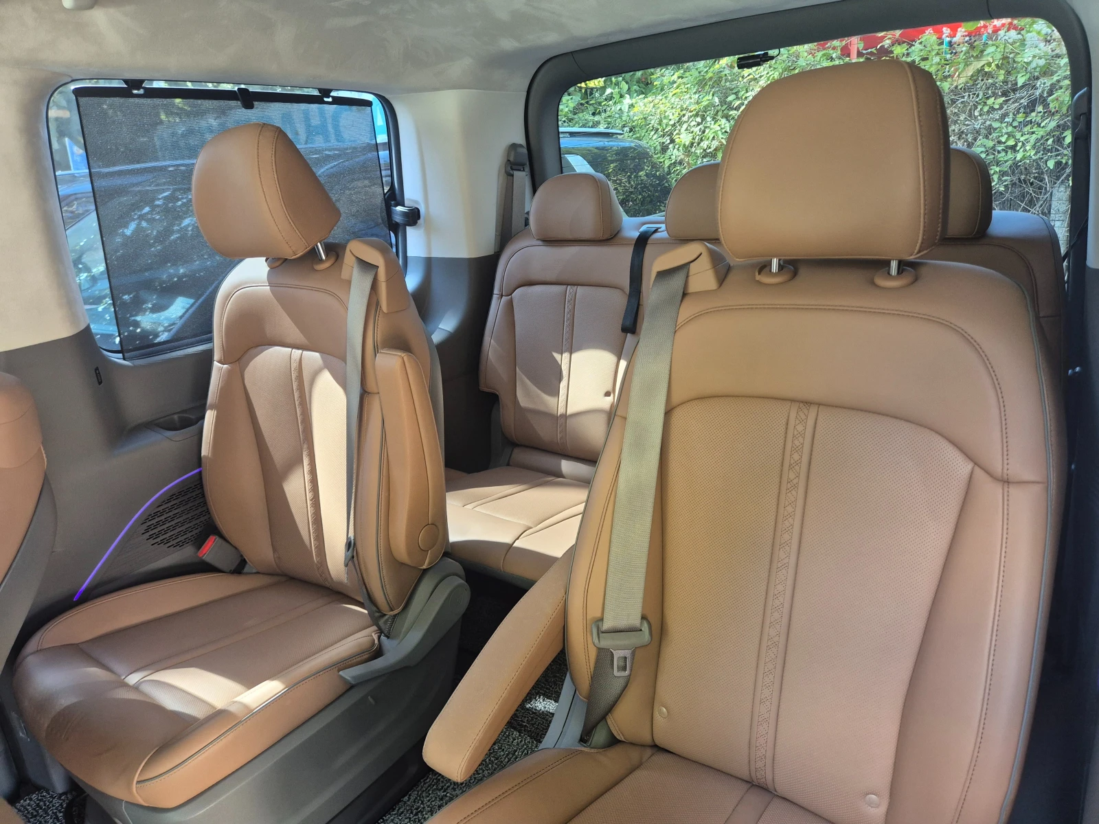Hyundai Staria 3.5 V6 LPG 8+ 1 ДДС Наличен в БГ, снимка 8 - Автомобили и джипове - 55858166