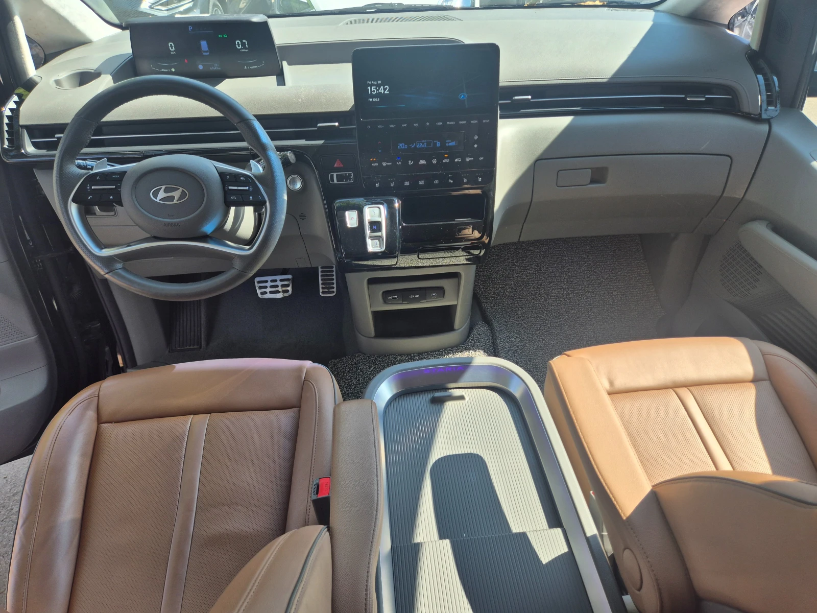 Hyundai Staria 3.5 V6 LPG 8+ 1 ДДС Наличен в БГ, снимка 9 - Автомобили и джипове - 55858166