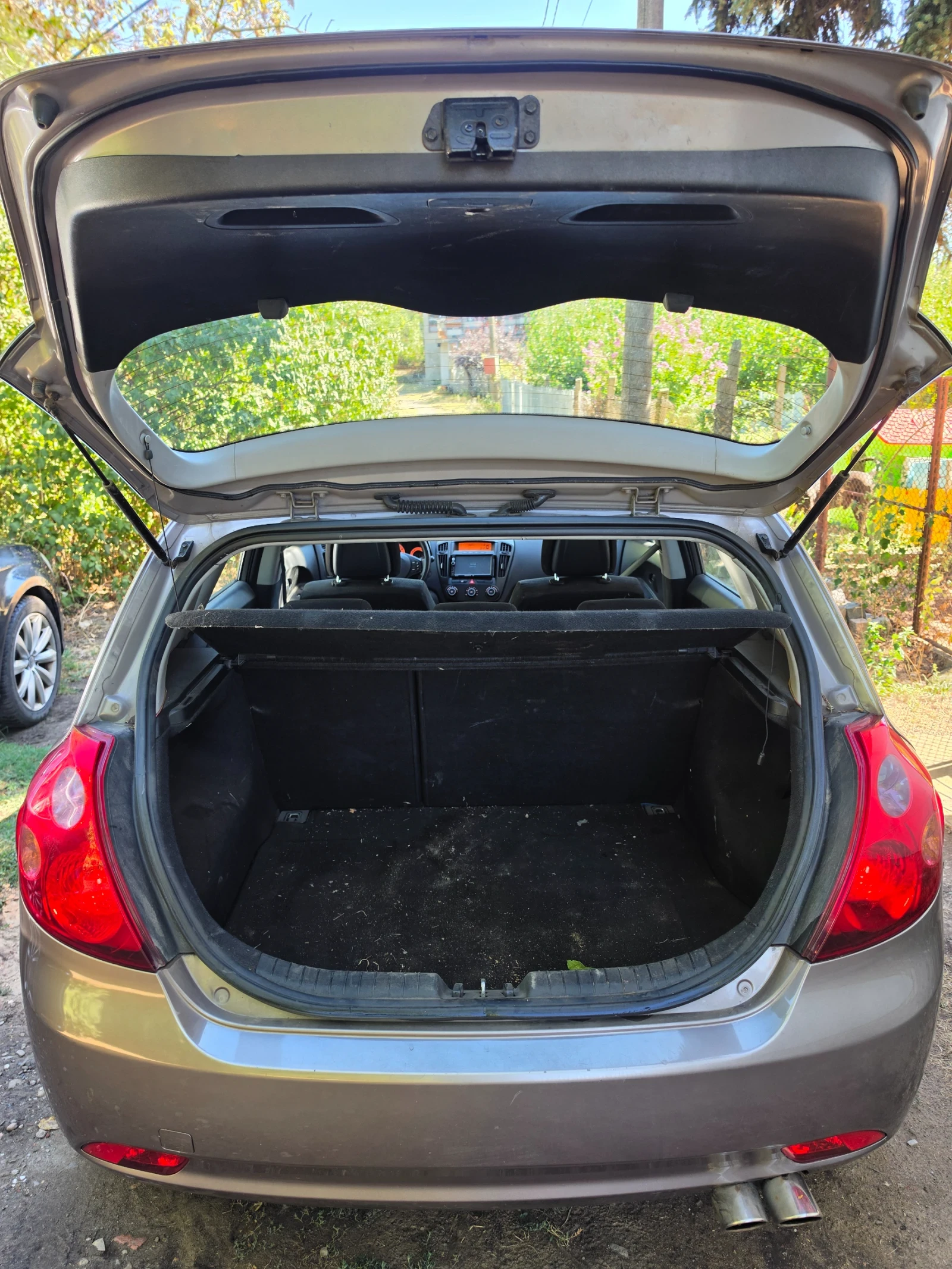 Kia Ceed 1.6 Crdi 90hp, снимка 3 - Автомобили и джипове - 55967366