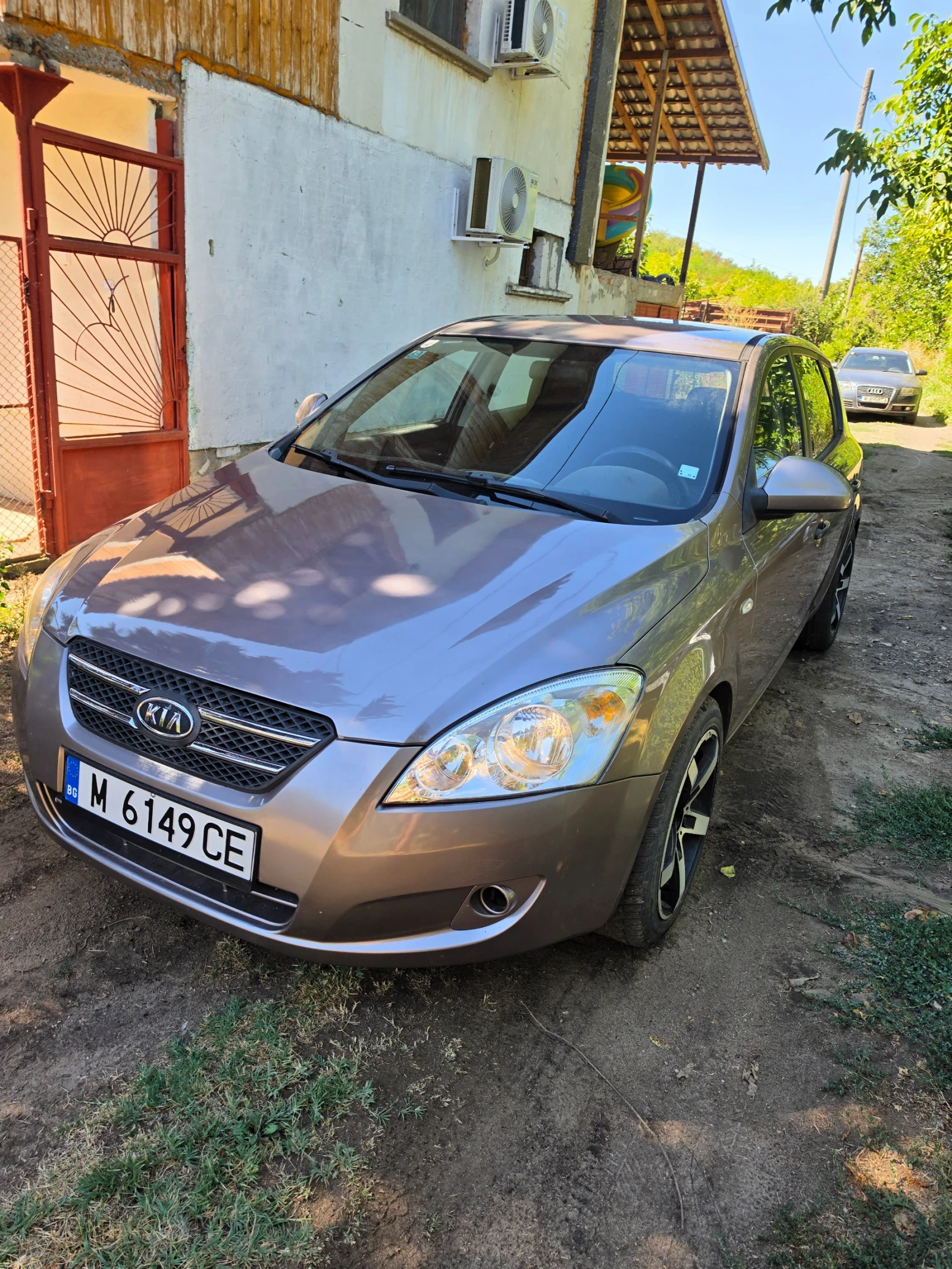 Kia Ceed 1.6 Crdi 90hp, снимка 2 - Автомобили и джипове - 55967366
