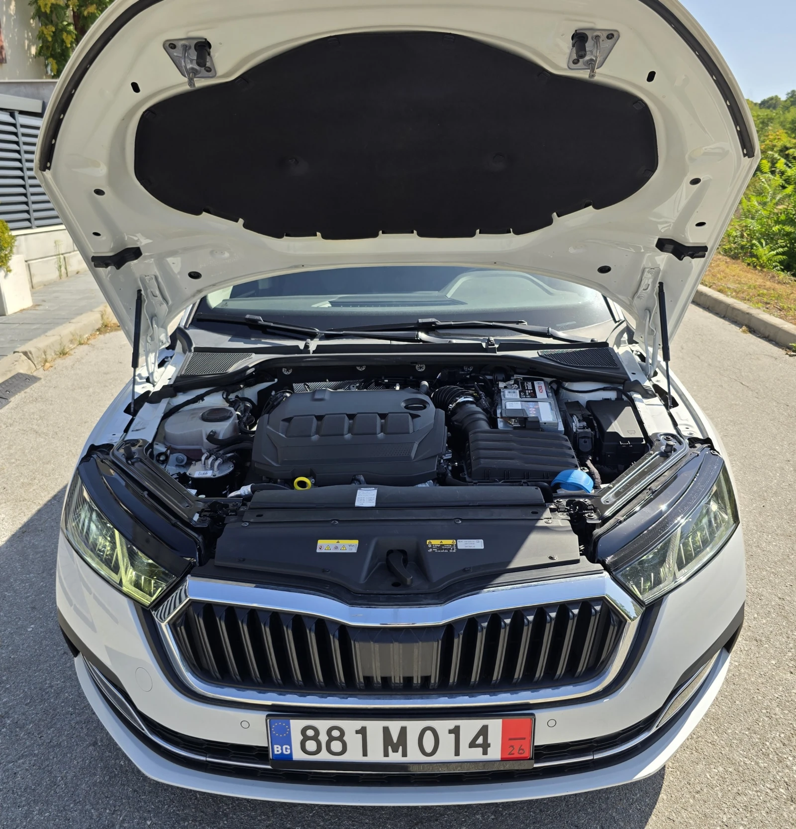 Skoda Octavia Camera* Matrix* Distronic* KeyLess, снимка 15 - Автомобили и джипове - 56073162