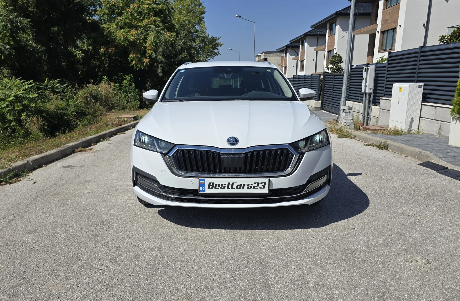Skoda Octavia Camera* Matrix* Distronic* KeyLess, снимка 14 - Автомобили и джипове - 56073162