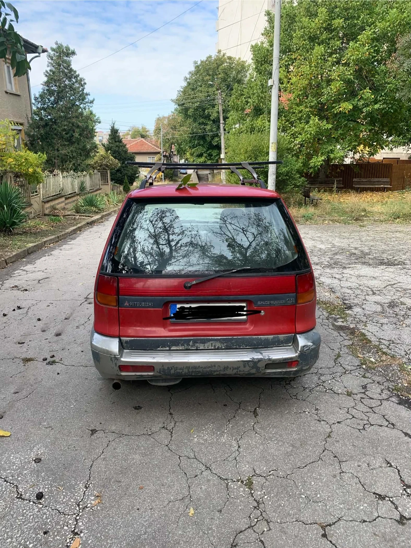 Mitsubishi Space runner, снимка 7 - Автомобили и джипове - 56553331