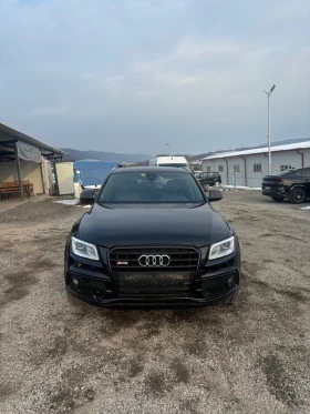 Audi SQ5  1