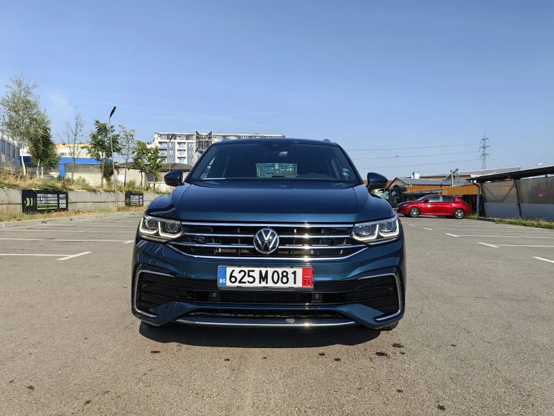 VW Tiguan 2.0TDI R-LINE, снимка 2 - Автомобили и джипове - 47349543