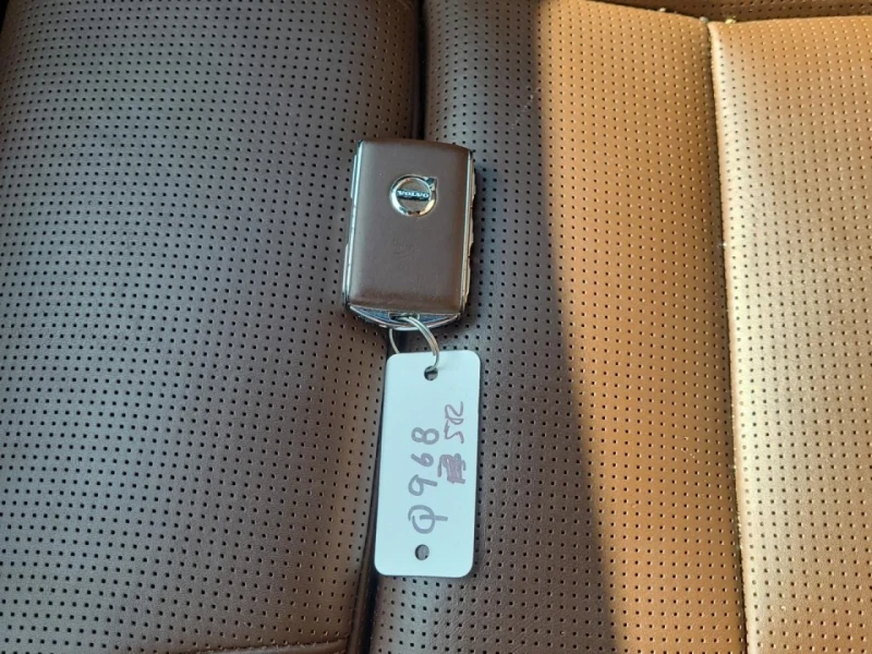 Volvo XC60 Inscripton* Камера* Обдух* Подгрев, снимка 10 - Автомобили и джипове - 52317860