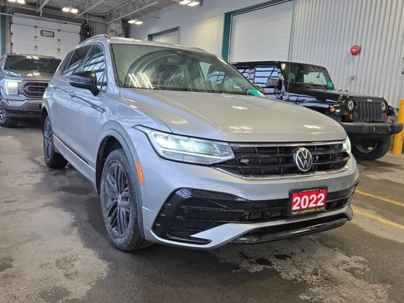 VW Tiguan R LINE BLACK EDITION * CARFAX * , снимка 2 - Автомобили и джипове - 53056678