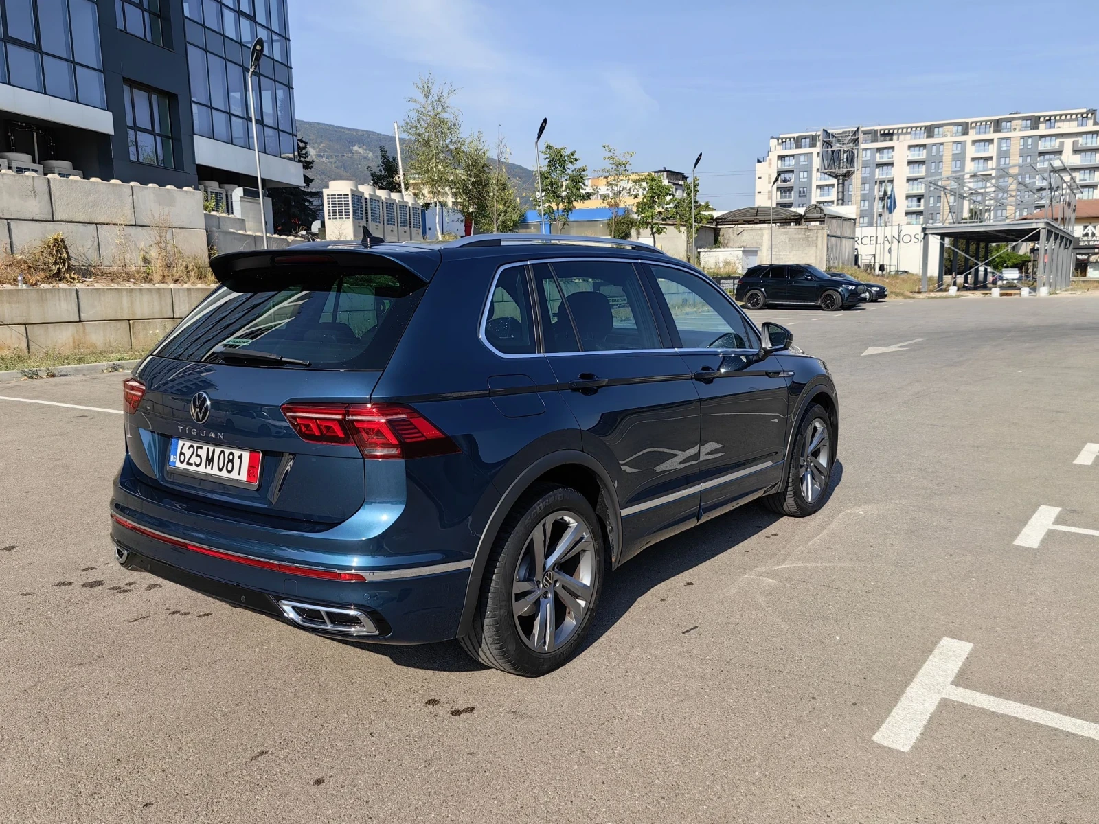 VW Tiguan 2.0TDI R-LINE - изображение 4