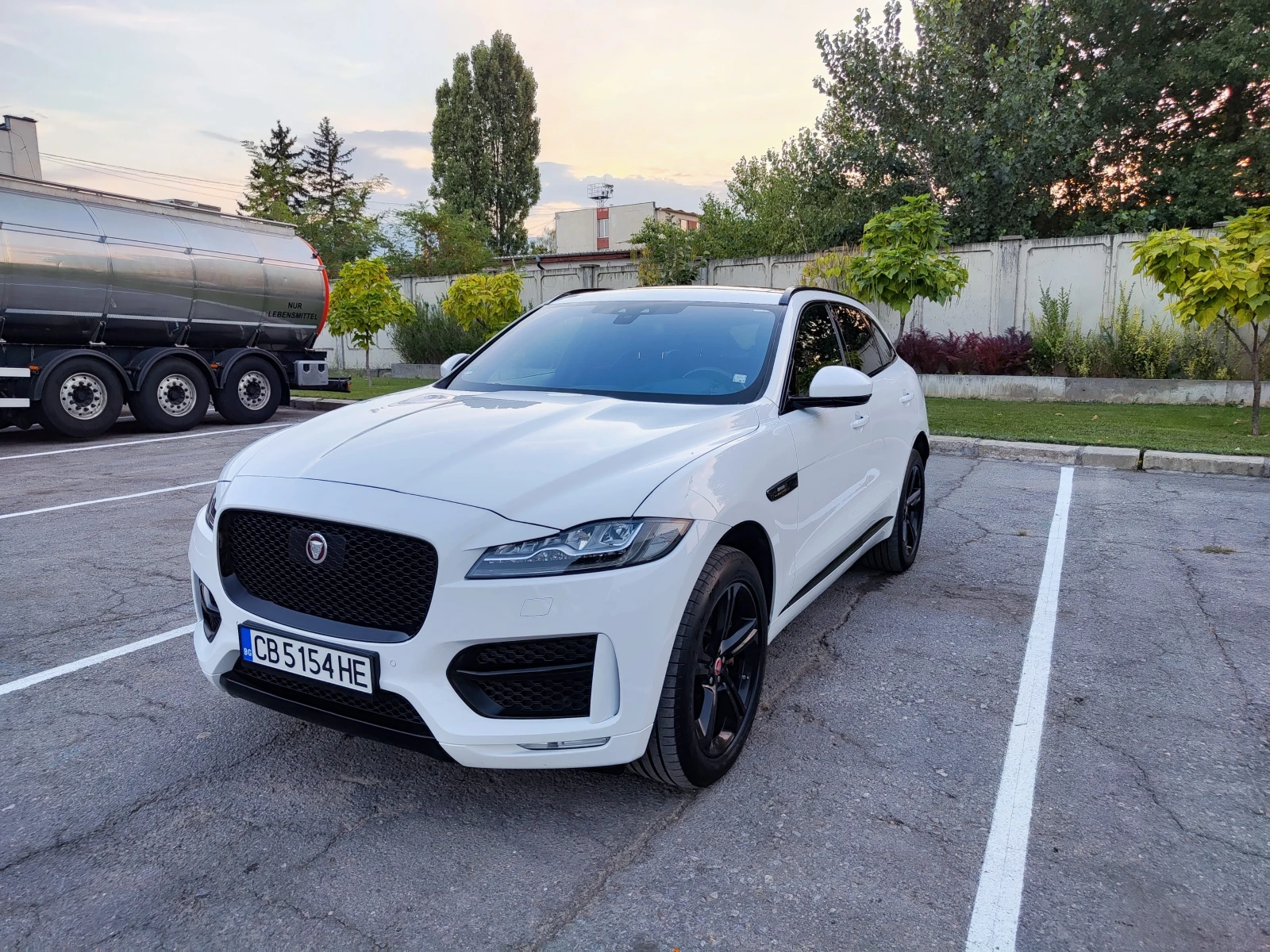 Jaguar F-PACE 3.0D / R-SPORT / HEAD UP / ПАНОРАМА/ FULL LED - изображение 2