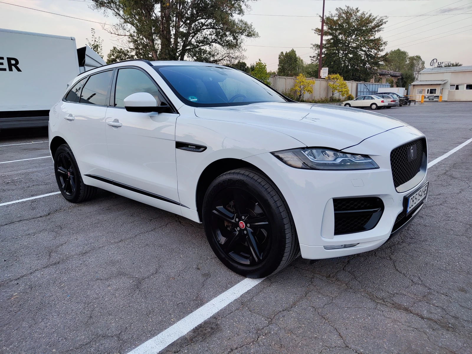 Jaguar F-PACE 3.0D / R-SPORT / HEAD UP / ПАНОРАМА/ FULL LED - изображение 6