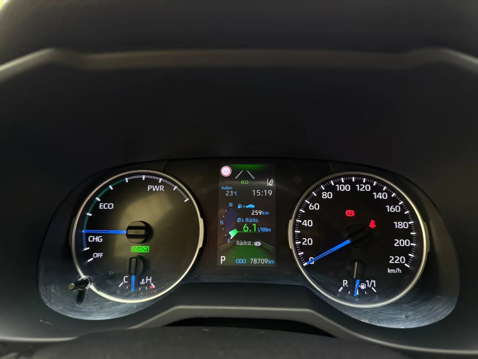 Toyota Rav4 2.5HEV/218HP/FWD/ACC/LED/CARPLAY/DAB/L.ASS/639f - изображение 10