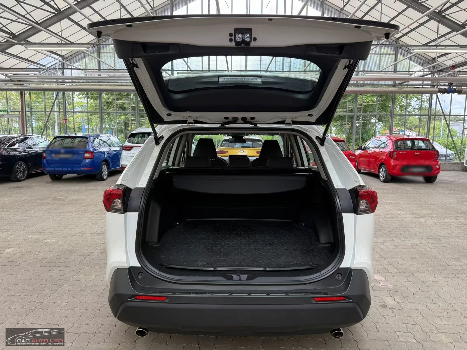 Toyota Rav4 2.5HEV/218HP/FWD/ACC/LED/CARPLAY/DAB/L.ASS/639f - изображение 5