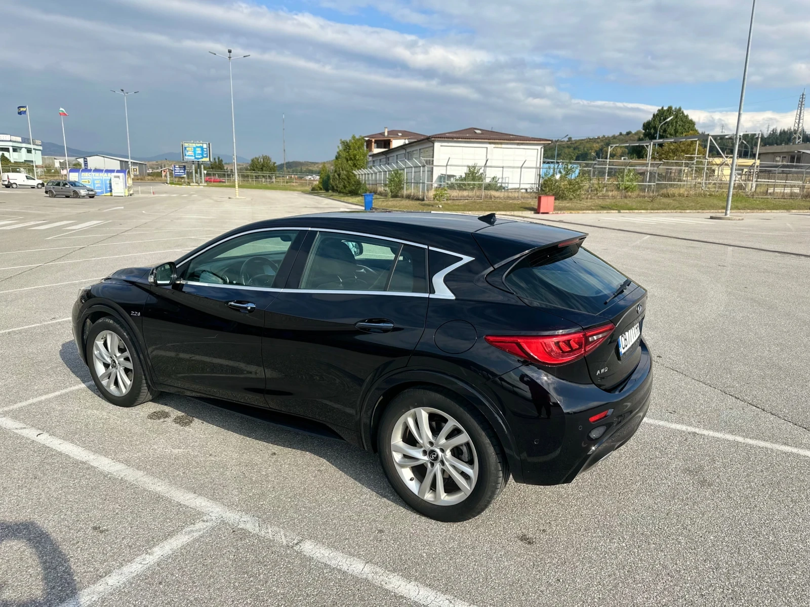 Infiniti Q30 Q30 2.2d AWD Premium   170 к.с., 61000km !!! - изображение 3