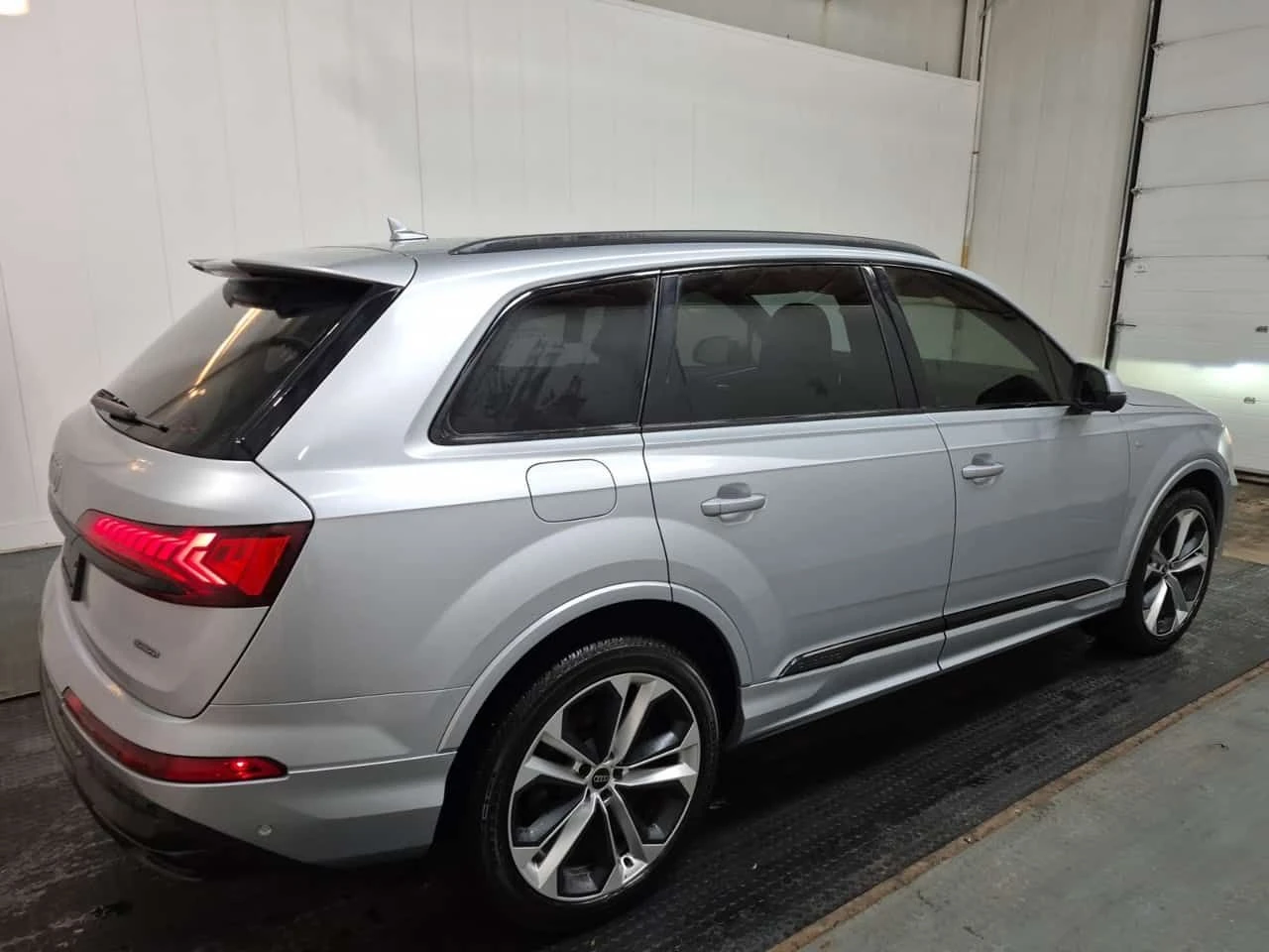 Audi Q7 ОБДУХВАНЕ* ПАНО* 2 КЛЮЧА* 7 МЕСТЕН ПАМЕТ * , снимка 3 - Автомобили и джипове - 54318252