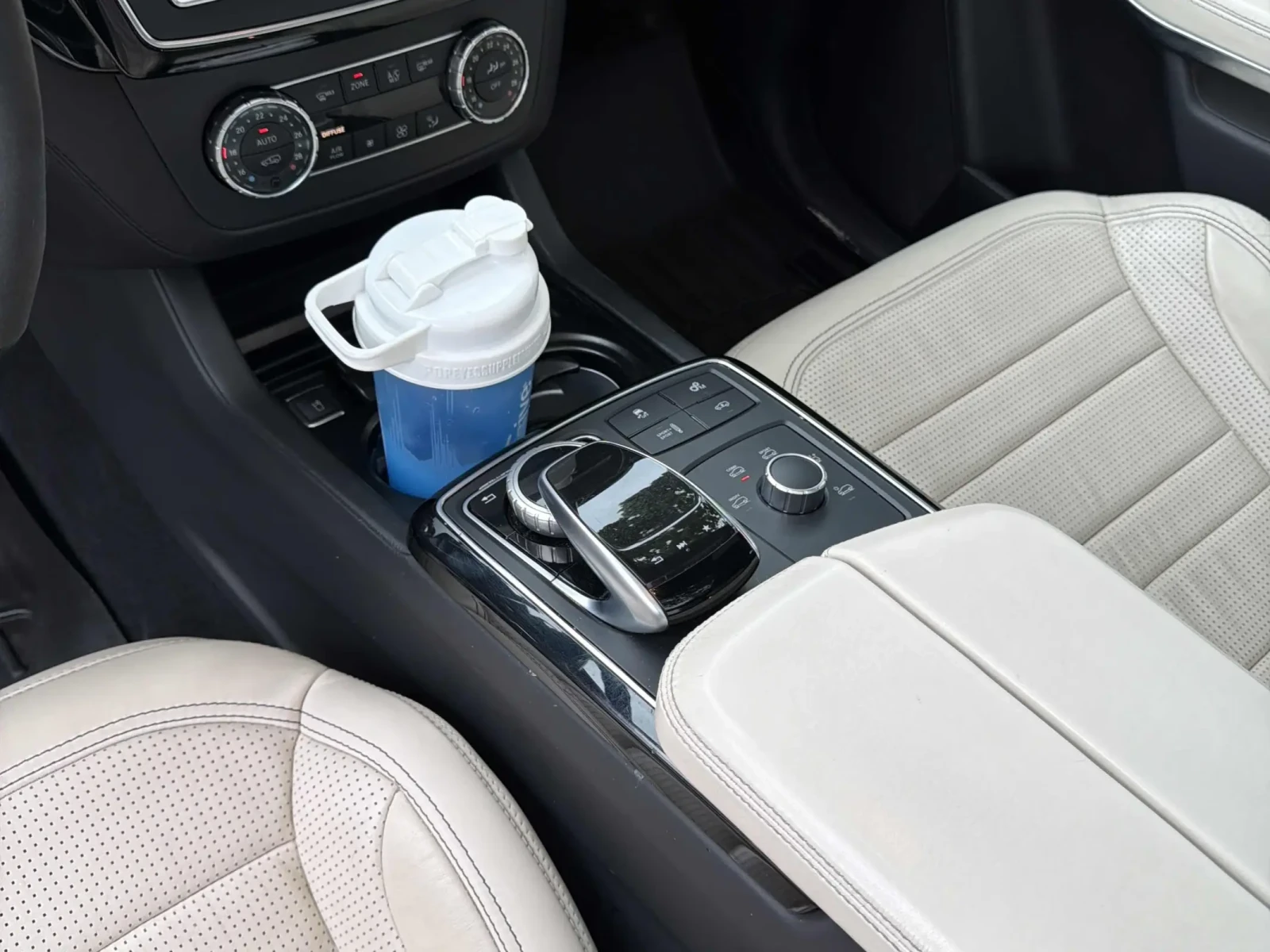 Mercedes-Benz GLS 63 AMG, снимка 14 - Автомобили и джипове - 54735931