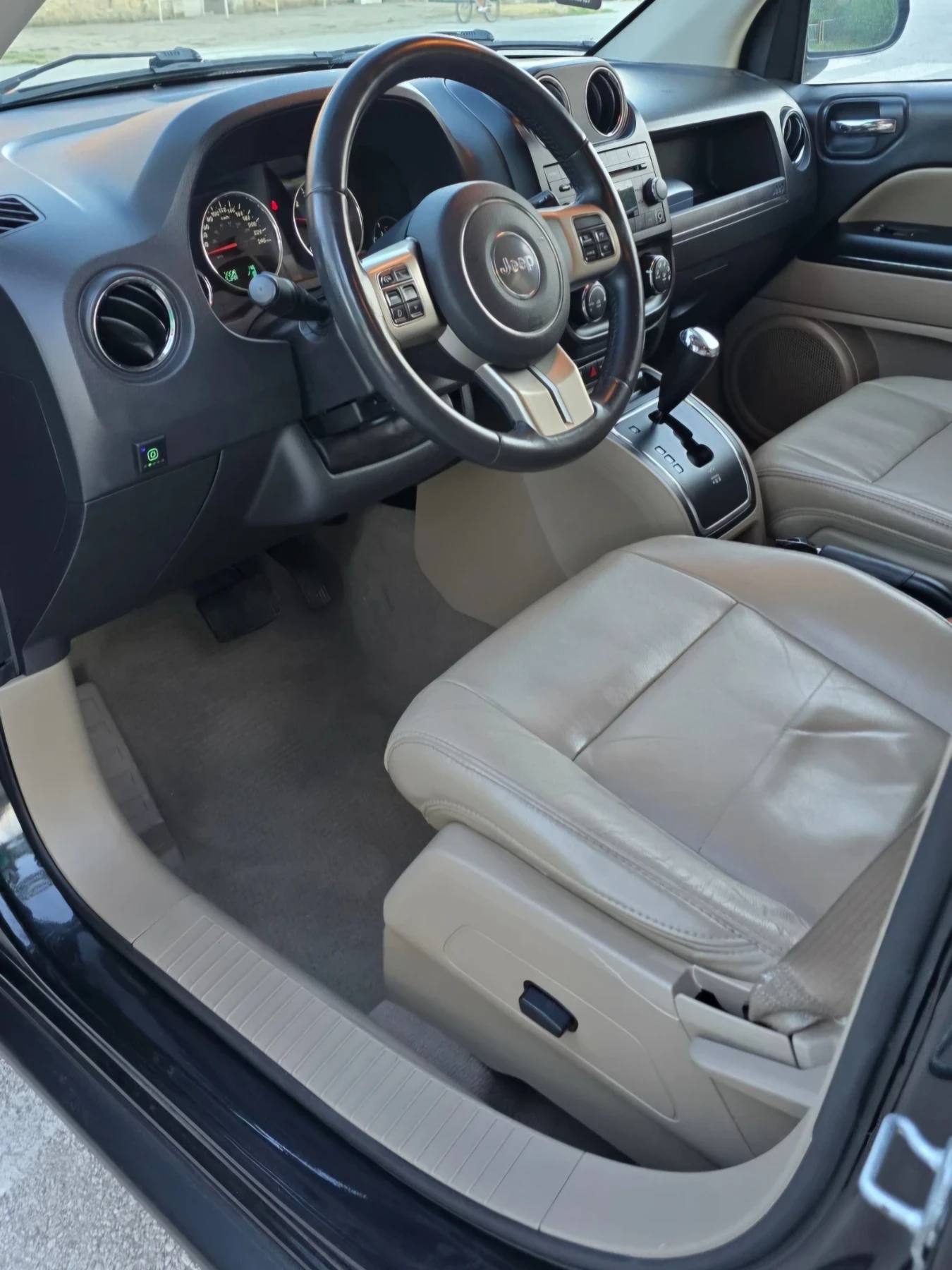 Jeep Compass LIMITED, 4x4, 2.4, GPL, Напълно Обслужен, снимка 12 - Автомобили и джипове - 55456187